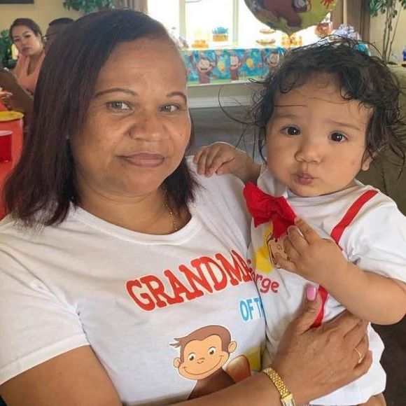 Meet your Posher, Yolanda - Picture 1 of 1